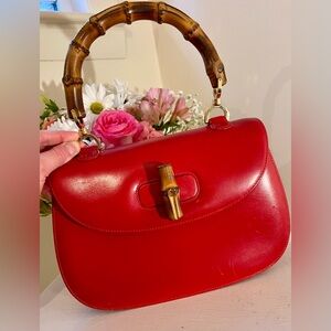 Emily in Paris - GUCCI Bamboo 1947 Medium Handbag Red